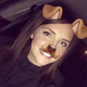 Meet your Posher, Dakota